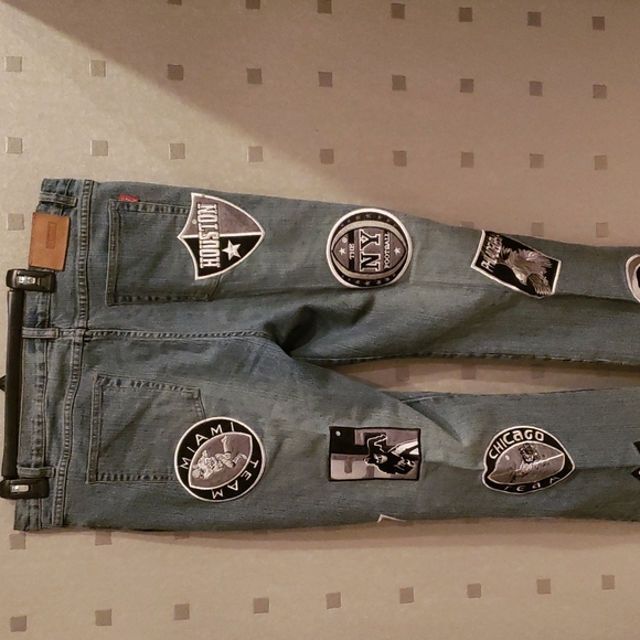 LE MORE Womens NFL Patches Jeans, Size 39X33 - Picture 4 of 10